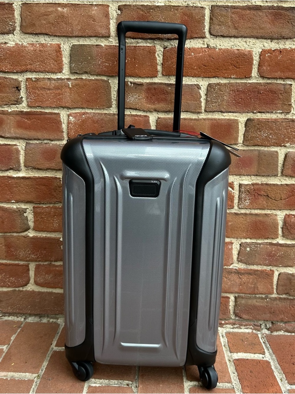 TUMI Vapor International Carry-On 22” Spinner Luggage NWT